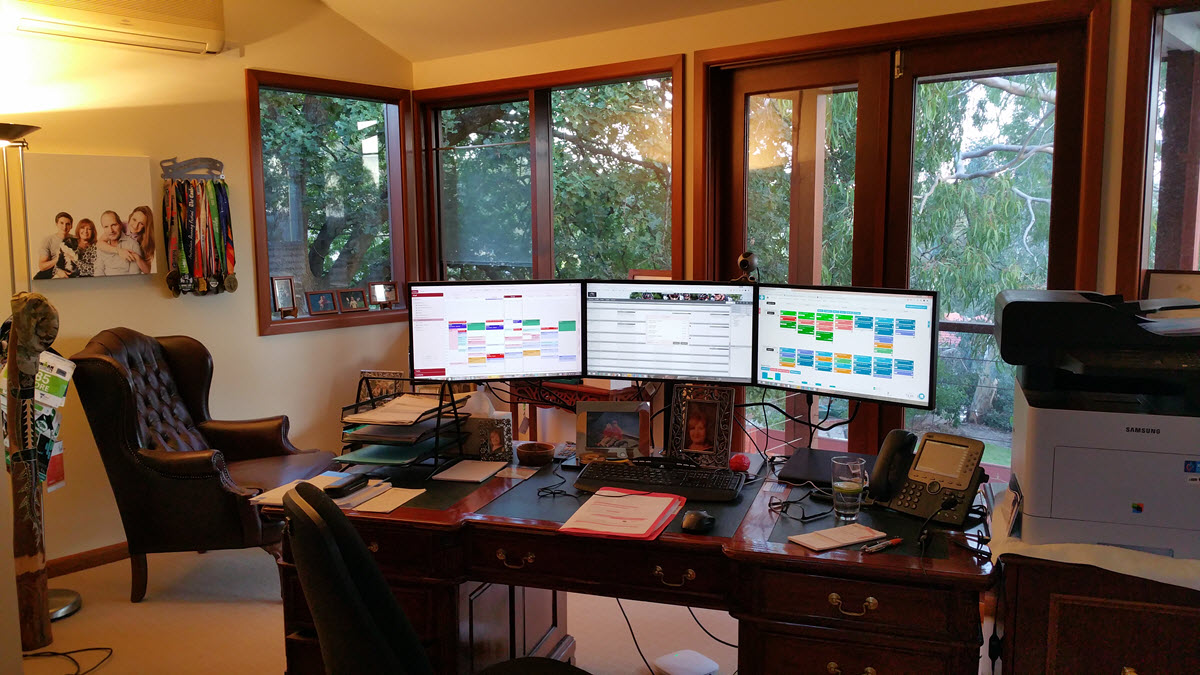 8 professional coaches share their home office set-ups